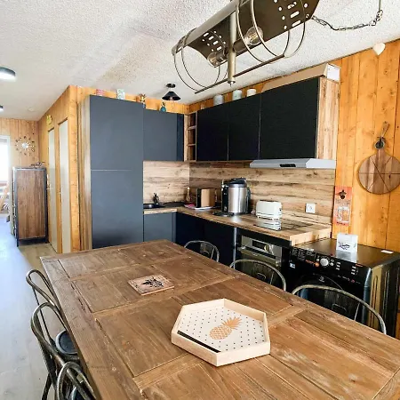 Apartment Confort: 6 Pers, Balcon, Skis Aux Pieds, Animaux Acceptes, Parking Reservable - Fr-1-502-174
